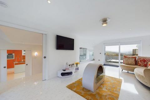 4 bedroom detached house for sale, Grandeview, 58a Carr Hill