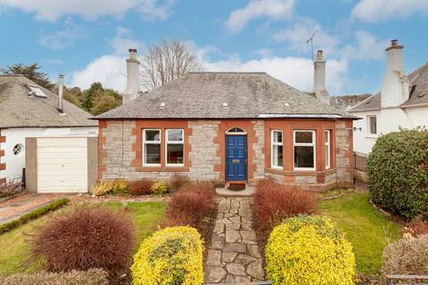 3 bedroom detached bungalow for sale - 7 Buckstone Terrace, Edinburgh, EH10 6QA