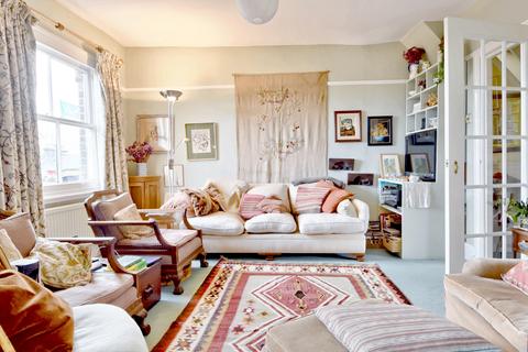 2 bedroom maisonette for sale, Hartham Road, Hillmarton Conservation Area, London N7