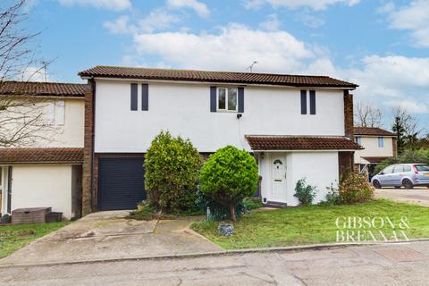 3 bedroom end of terrace house for sale, The Vale, Basildon, SS16