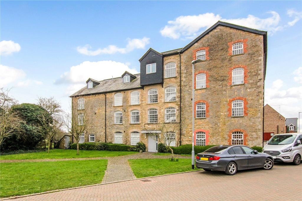 Westbury, Brackley NN13 2 bed apartment for sale £180,000