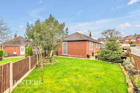 4 bedroom semi-detached bungalow for sale, Somerset Avenue, Shaw, Oldham