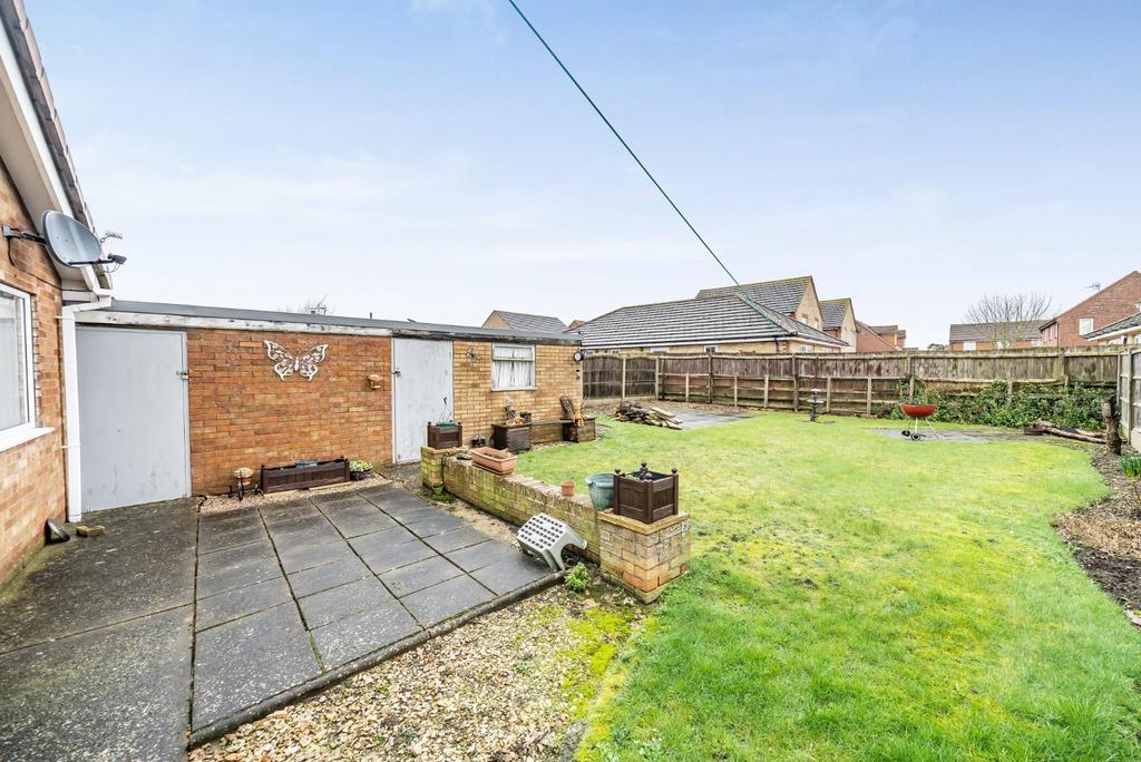 REAR GARDEN.jpg