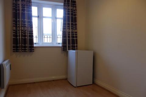 2 bedroom flat to rent - St Catherines Court, Holgate Road, York, YO24