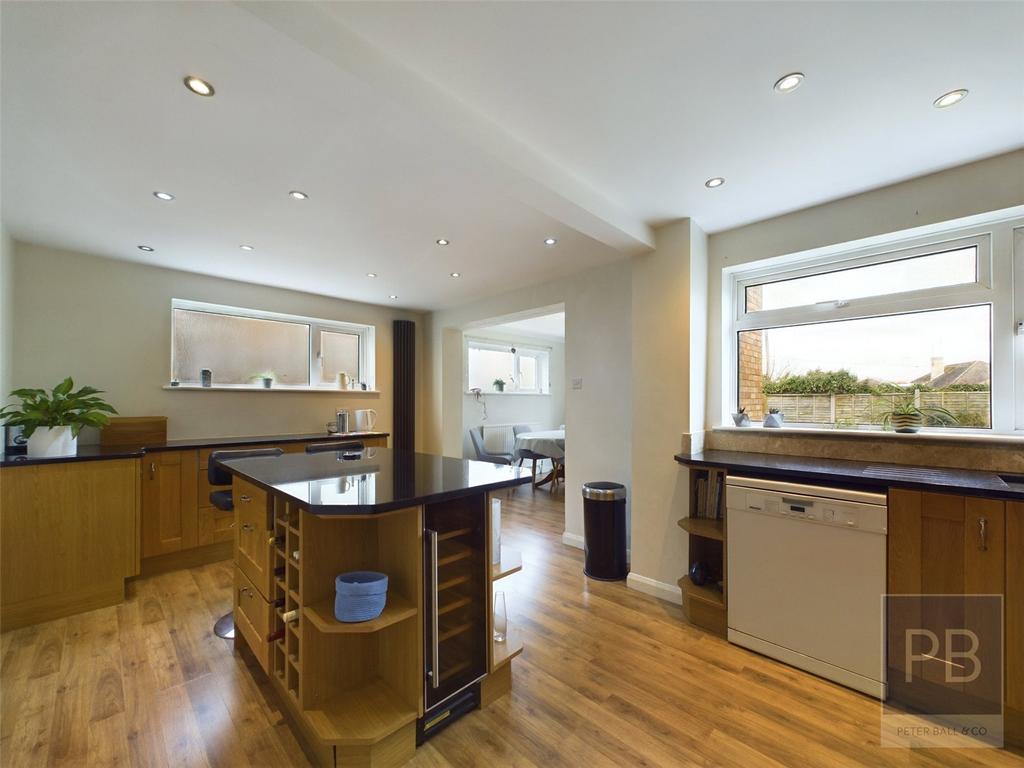 Kitchen /Dining Room