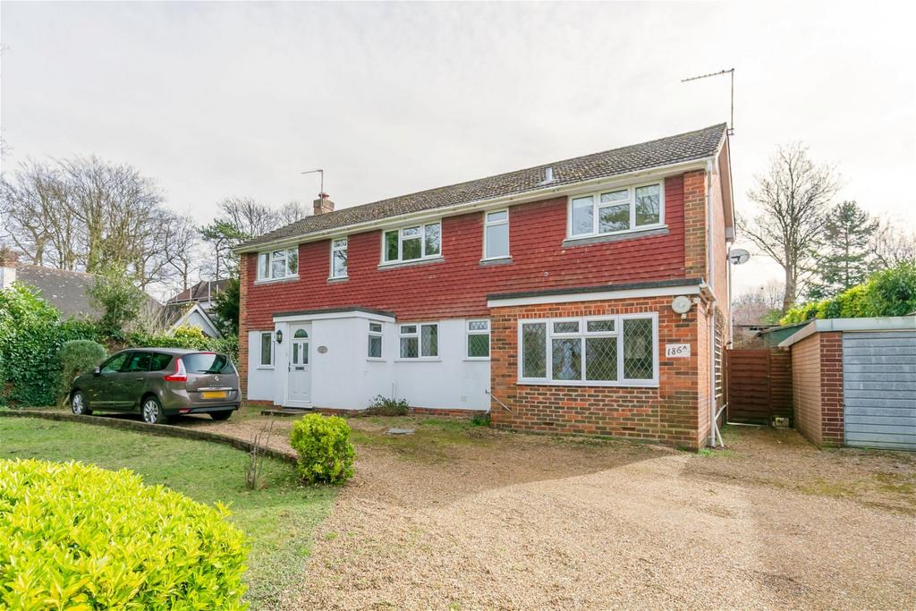Epsom Road, Guildford, GU1 4 bed detached house for sale £895,000