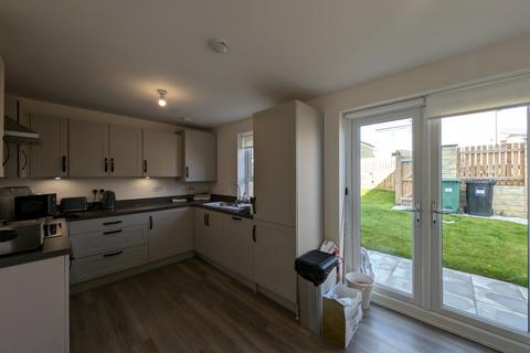 3 bedroom detached house to rent, Goldfinch Way, Dewsbury, West Yorkshire, WF12