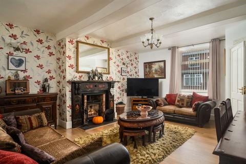 100 Wakefield Road, Drighlington, Bradford, BD11 1DR
