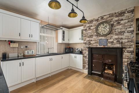 100 Wakefield Road, Drighlington, Bradford, BD11 1DR