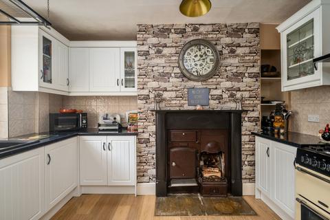 100 Wakefield Road, Drighlington, Bradford, BD11 1DR