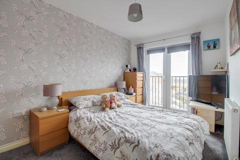 2 bedroom flat for sale, Sandpiper Way, Leighton Buzzard, LU7