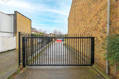 3 bedroom terraced house for sale, Lebanon Gardens, London, SW18