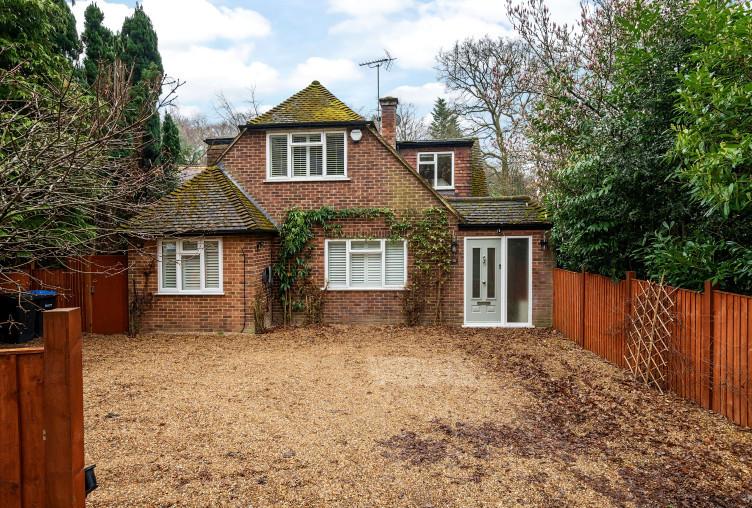 Ottershaw, Chertsey KT16 4 bed detached house for sale £950,000