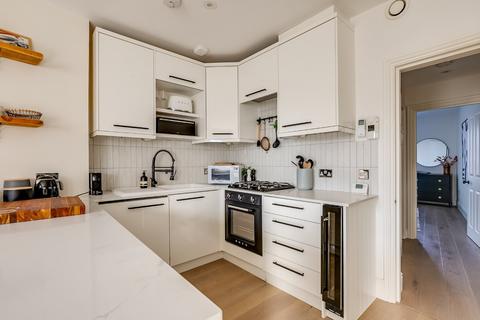 1 bedroom flat to rent - North End Road, London