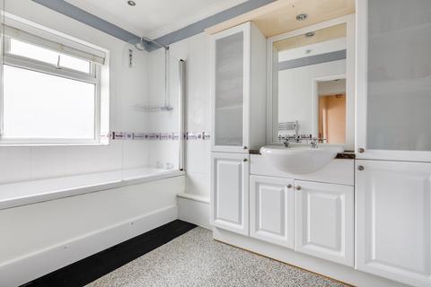27 Hamilton Avenue, Sutton, SM3 9RJ