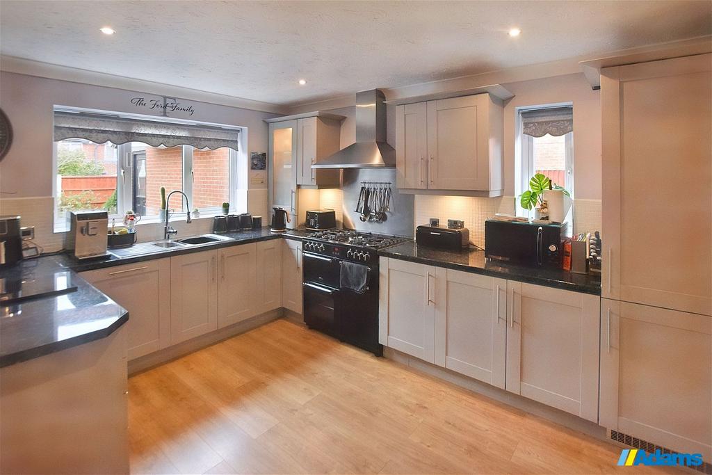 Kennington Park, Widnes 4 bed detached house for sale £550,000