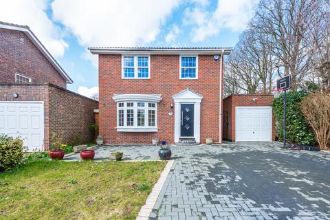 23 Selby Close, Chislehurst, BR7 5RU