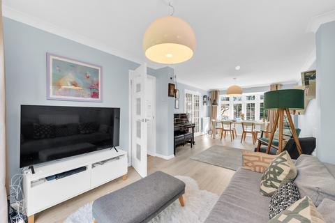 23 Selby Close, Chislehurst, BR7 5RU