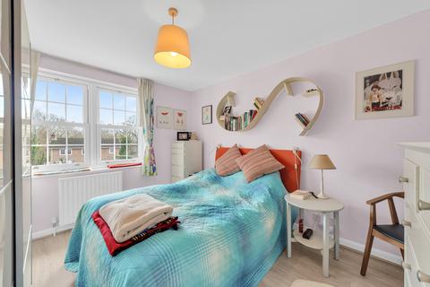 23 Selby Close, Chislehurst, BR7 5RU