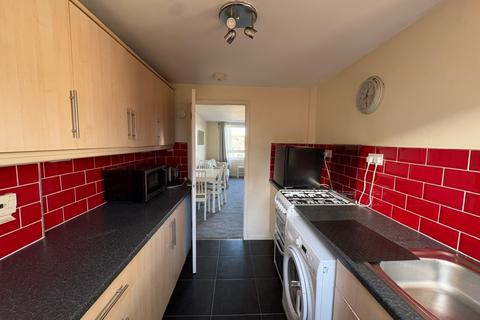 2 bedroom flat to rent, Oxgangs Farm Drive, Edinburgh EH13
