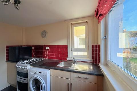 2 bedroom flat to rent, Oxgangs Farm Drive, Edinburgh EH13