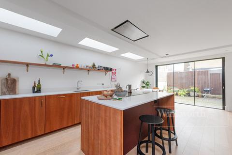 4 bedroom end of terrace house for sale, St Margarets Road, London, NW10