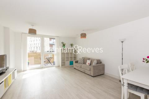 2 bedroom apartment to rent, Pell Street, Surrey Quays SE8