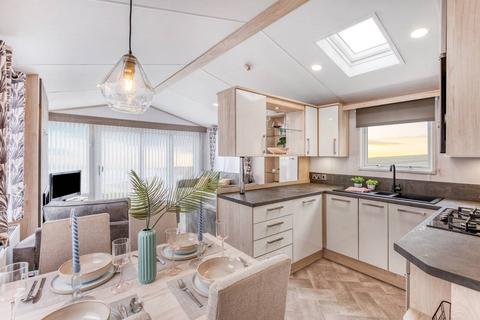 2 bedroom static caravan for sale, Burnham On Crouch Essex