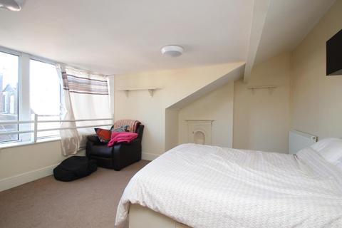 2 bedroom house to rent - Clark Terrace, Leeds, West Yorkshire, UK, LS9