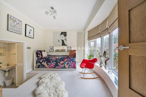 31 Logs Hill, Chislehurst, BR7 5LN