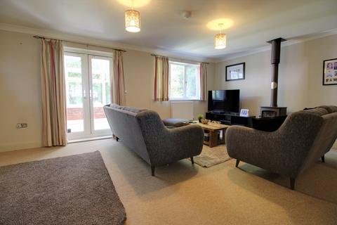 3 bedroom townhouse to rent, Sykes Gardens, Upper Basildon, RG8