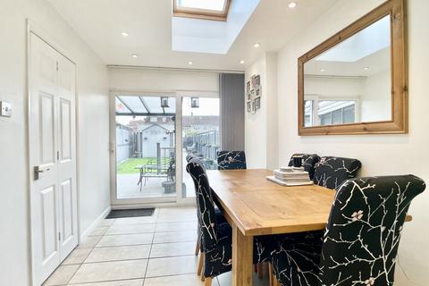 13 Walnut Tree Avenue, Dartford, DA1 1LJ