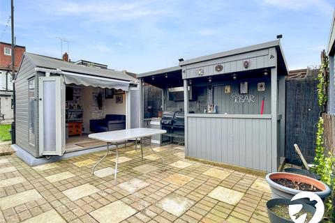 13 Walnut Tree Avenue, Dartford, DA1 1LJ