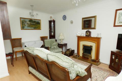 2 Ashdale, Liverpool, L36 4QS