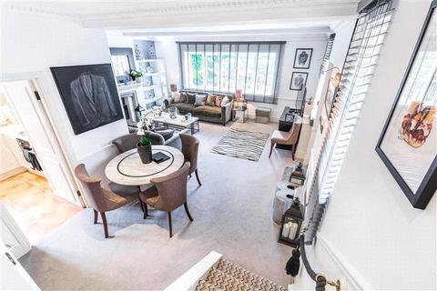 3 bedroom terraced house to rent, Frognal, London, NW3