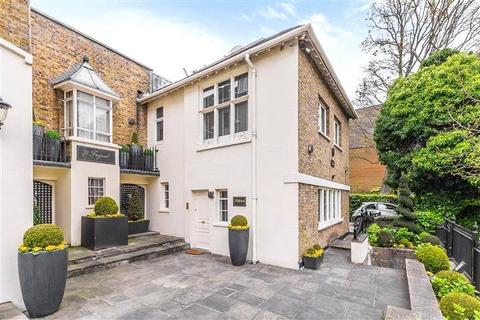 3 bedroom terraced house to rent, Frognal, London, NW3