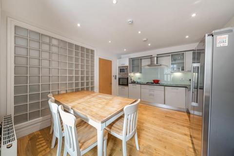 6c Richborne Terrace, London, SW8 1AP