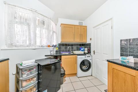 2 bedroom flat for sale, Malvern House, Stamford Hill, London, N16