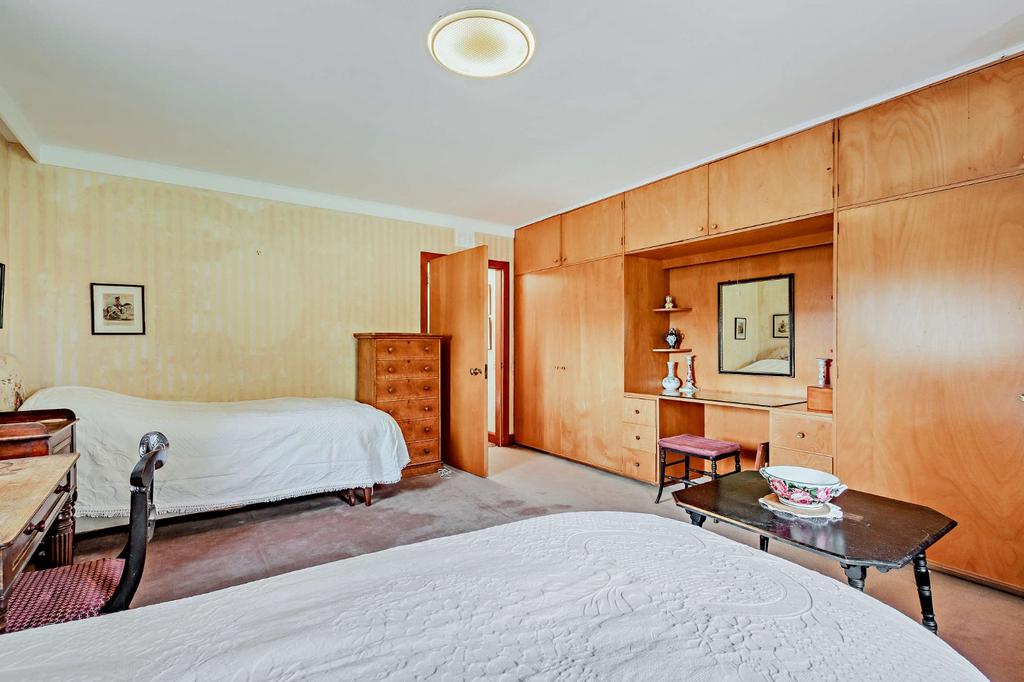 Built In Wardrobes