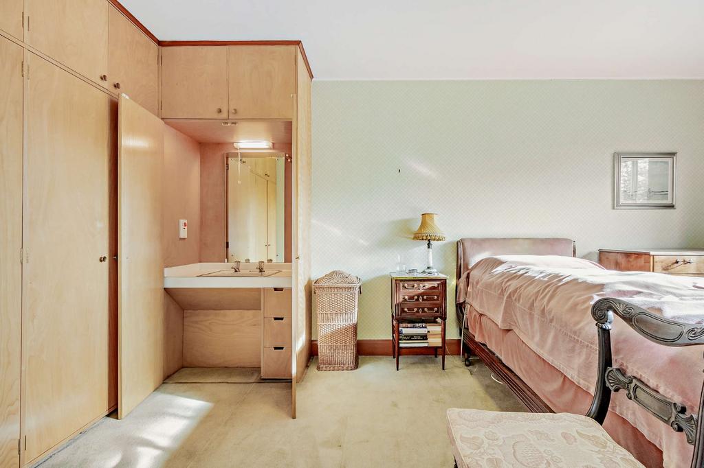 Built In Wardrobes