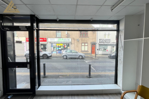 Shop to rent, Rochdale OL11