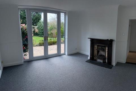 4 bedroom detached house to rent, Abbots Road, Abbots Langley WD5
