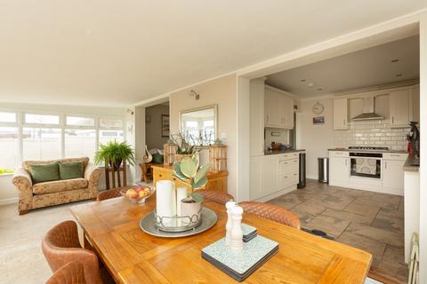 43 Cross Road, Birchington, CT7 9HW