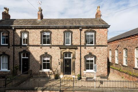 4 bedroom townhouse for sale, Priory Street, York, YO1