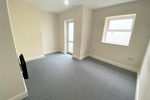 2 bedroom apartment to rent, Springfield Road, Blackpool FY1