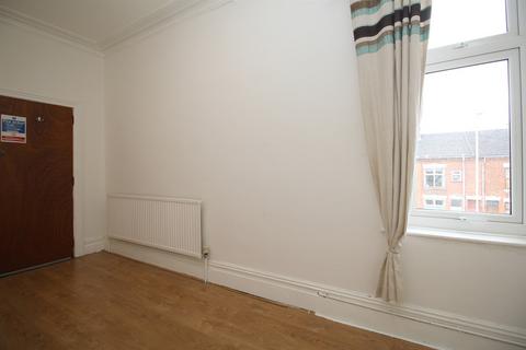 1 bedroom in a house share to rent - Clarence Street, Loughborough, LE11