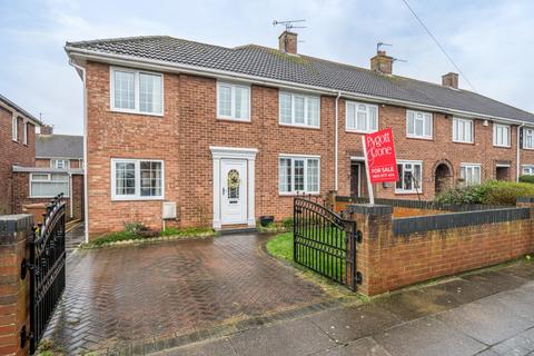 3 bedroom end of terrace house for sale, Antrim Way, Grimsby, Lincolnshire, DN33