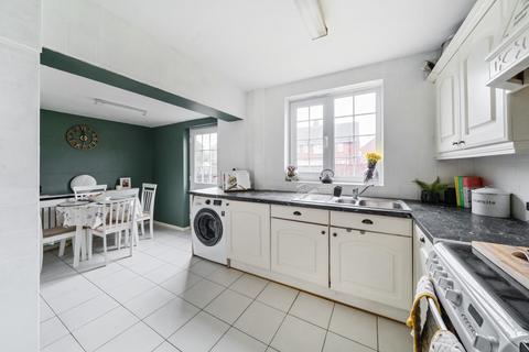 17 Antrim Way, Grimsby, DN33 2DL