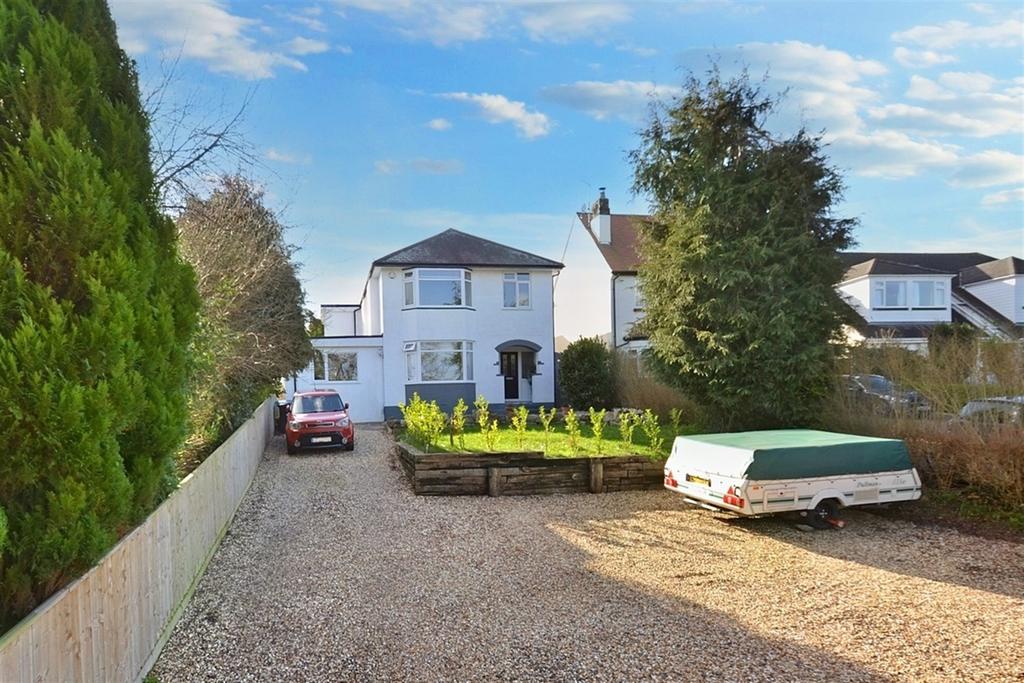 Broadstone 6 bed detached house for sale £700,000