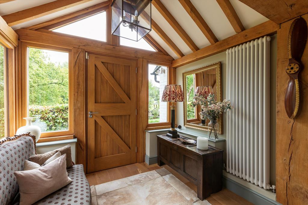 High Street Green, Chiddingfold, Godalming, Surrey, GU8. 4 bed detached